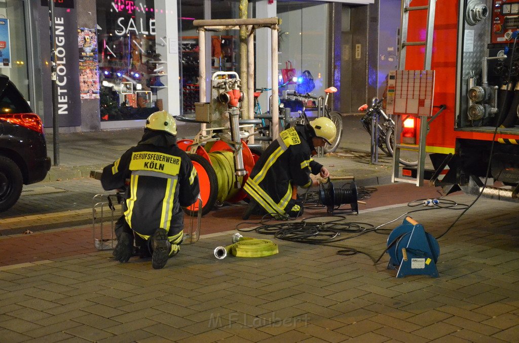 Feuer2Y Koeln Ehrenfeld Venloerstr P168.JPG